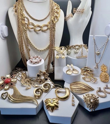 Vintage - Now Estate Costume Gold Tone Jewelry Lot 29Pcs Some Gerrys Trifari +