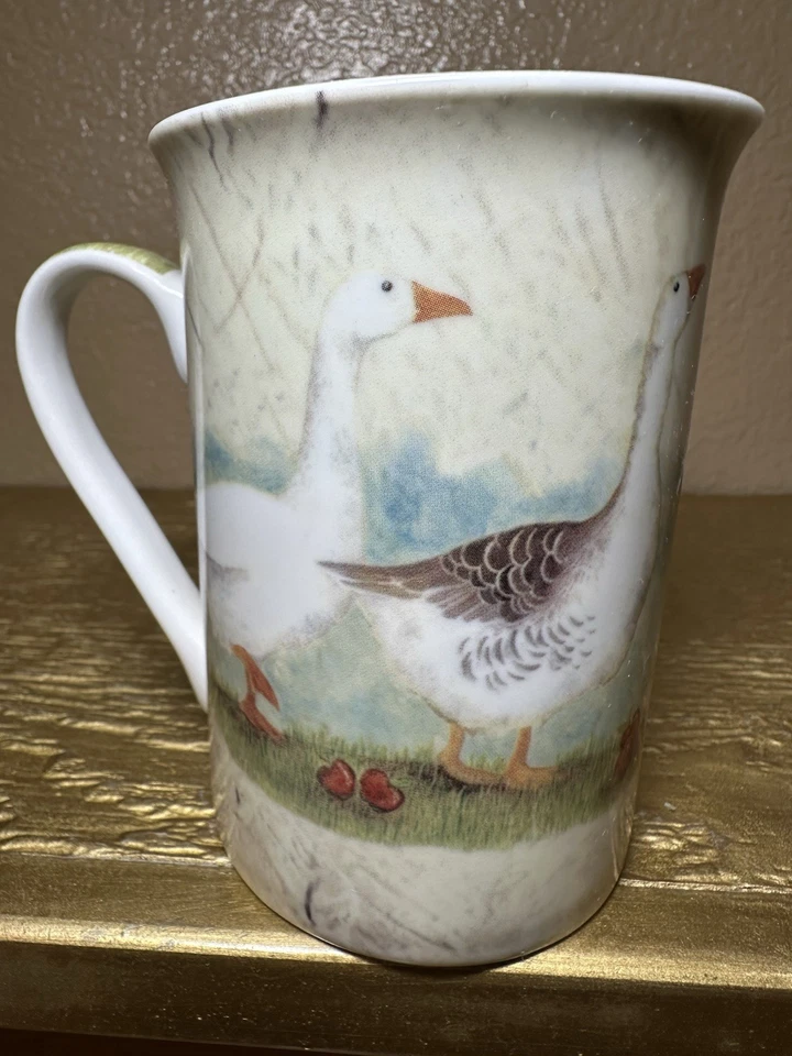 Taza Creative Tops 'Farm Fresco' Dos Caras Pollo y Gansos 10 OZ Hecha en Inglaterra Foto 2 de 3