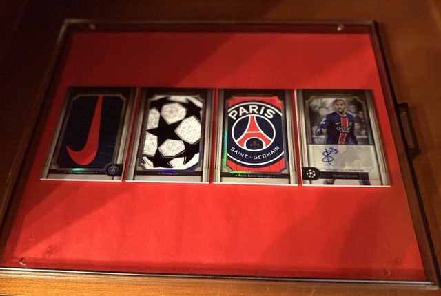 Topps Museum24/25 PSG Kit Construction Triple Relic Auto2/2 Bradley Barcola🇫🇷