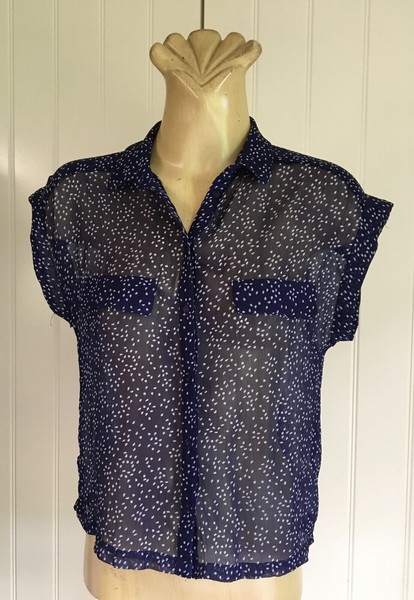 TOP Navy blue white BLOUSE Sheer Dropped shoulder Sleeveless SHIRT Sz 8 Classic