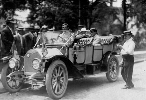 Abbott Detroit 1911 early American automobile Detroit Michigan press photograph