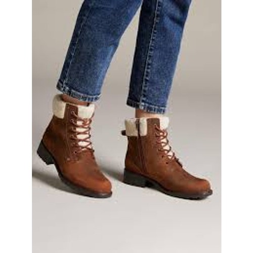 Clarks Boots Orinoco Dusk Womens Leather Sheerling Winter Boots Size 8