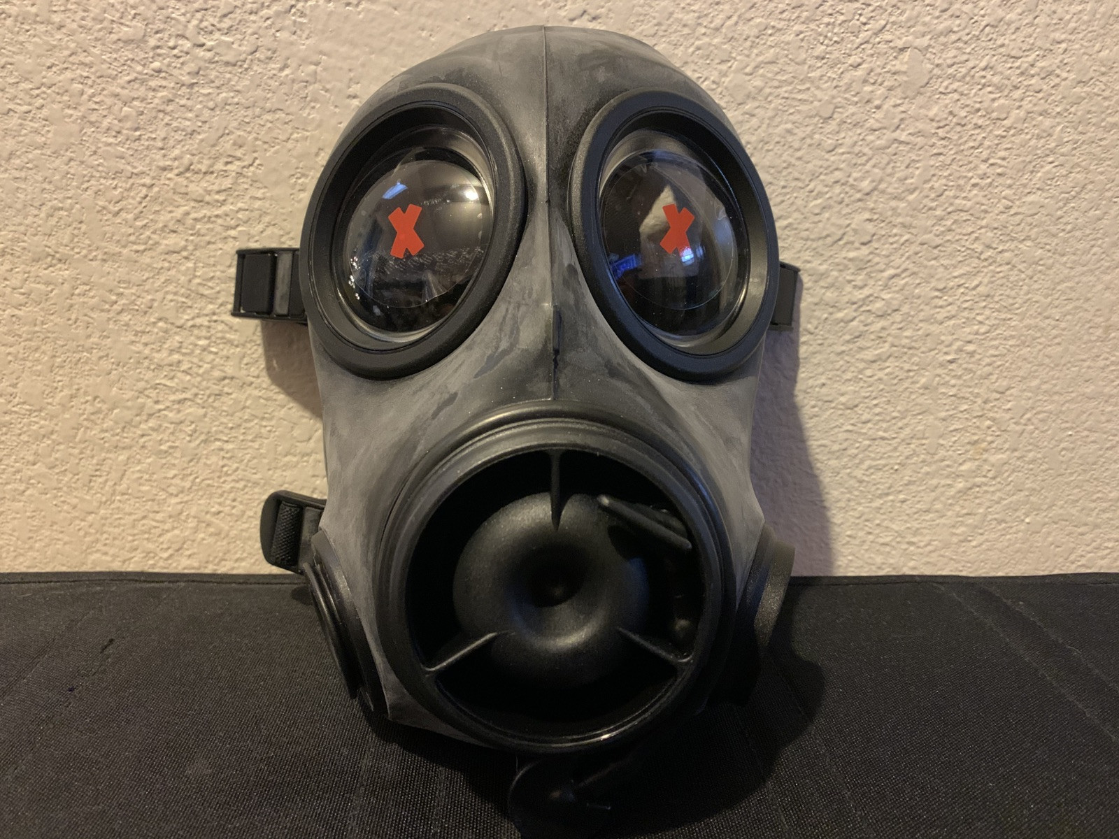 Avon Fm 12 Gas Mask Size 2 (medium) And Filter