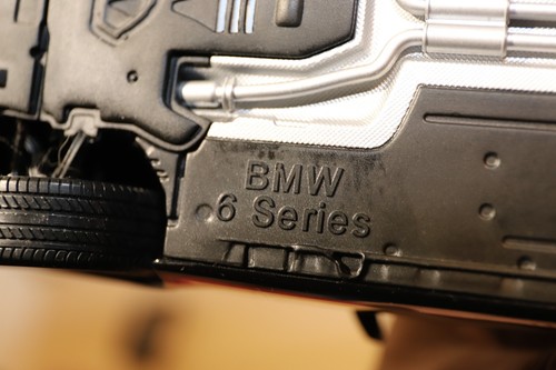 Kyosho BMW 6er Coupé schwarz 1:18 - Bild 8 von 10