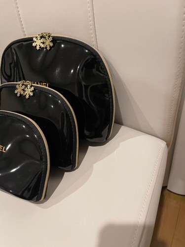 Nuovo lusso CHANEL Beauté cosmetic makeup bag set 3 sacchetti fiocchi di neve duo cerniera - Foto 3 di 5