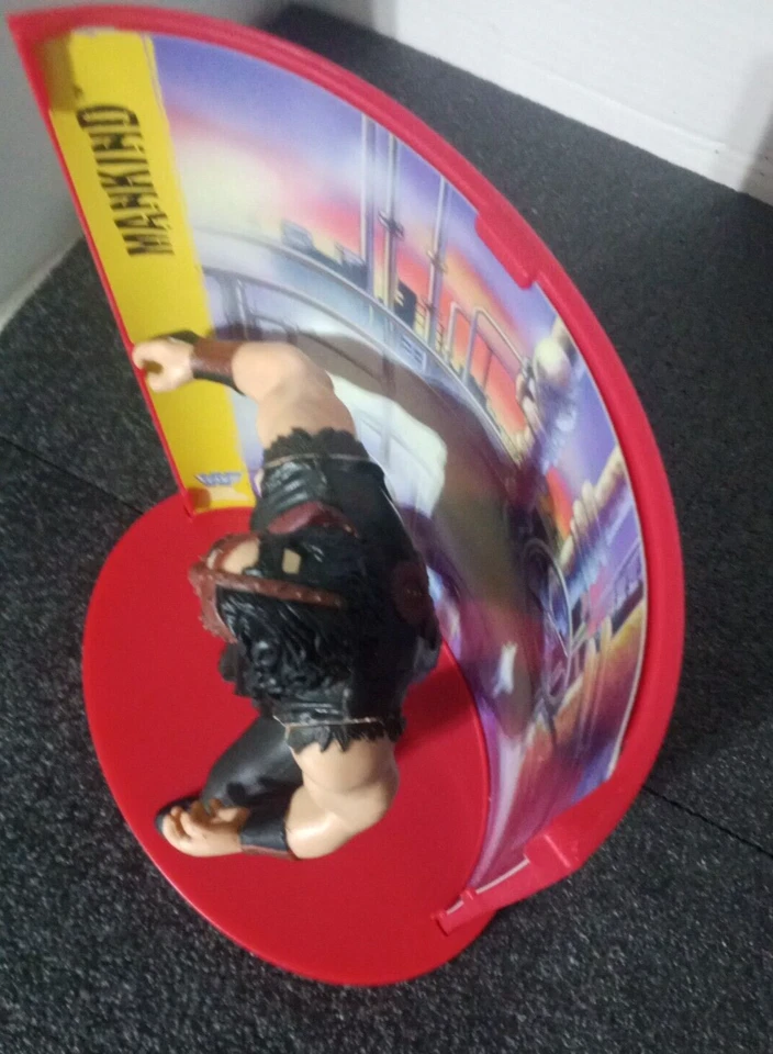 Figura de la humanidad de colección WWF/WWE 1997 con base/fondo, JAKKS/Titan Sports Foto 4 de 4