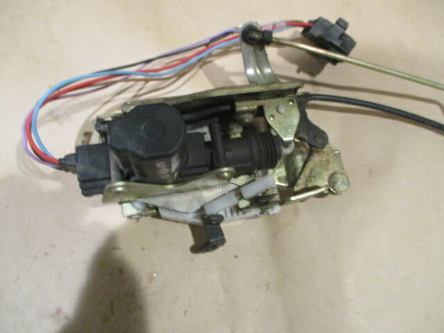 Ferrari, 355-348 - RH Door Lock With Cable / Actuator - P/N 64685200