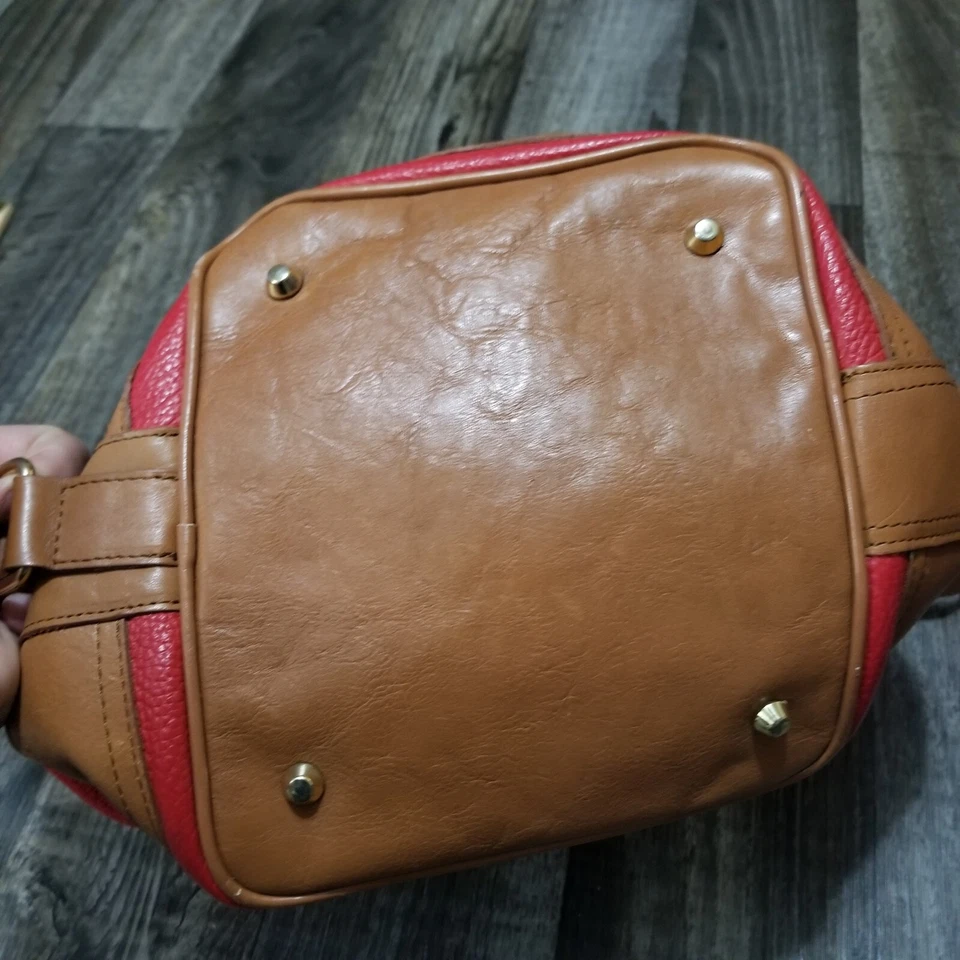 VALENTINA ИТАЛИИ КРАСНЫЙ КОЖАНЫЙ КОНВЕРТИРУЕМЫЙ ВЕДРО СУМКА С КОРОТКИМИ РУЧКАМИ ДАМСКАЯ СУМКА - Изображение 2 из 4