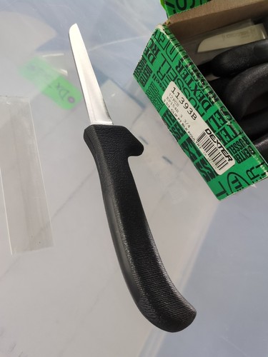 Cuchillo para aves de corral Dexter Russell 11393 Sani-safe 3,75" punta de clip deshuesado EP154B - Imagen 4 de 6
