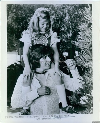 1971 Bobby Sherman Lynnel Atkins Garden May 13 Historic Vintage Photo 8x10