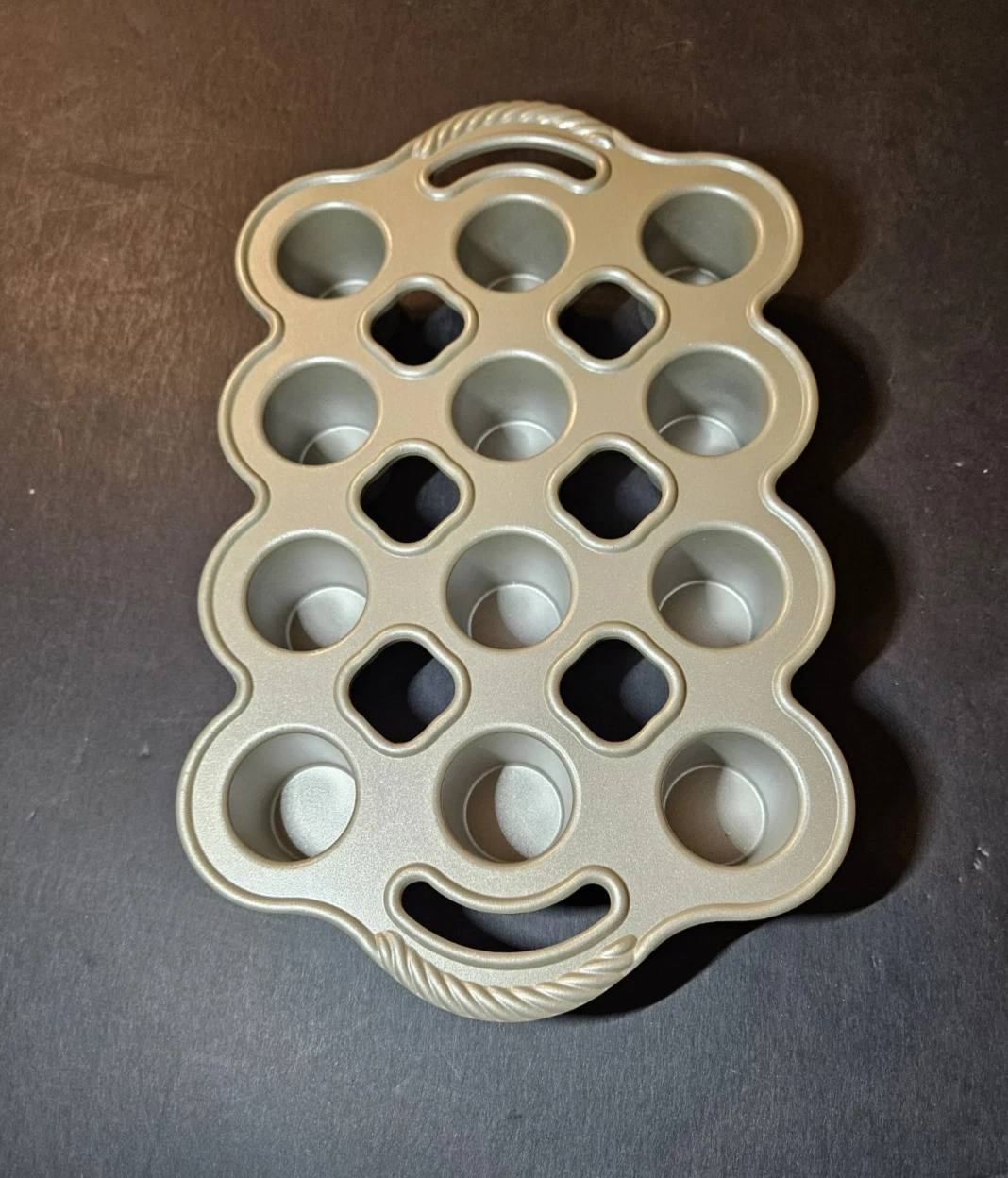NordicWare Petite Popover Rectangle Cast Aluminum Non-stick Baking Pan 12 Slots