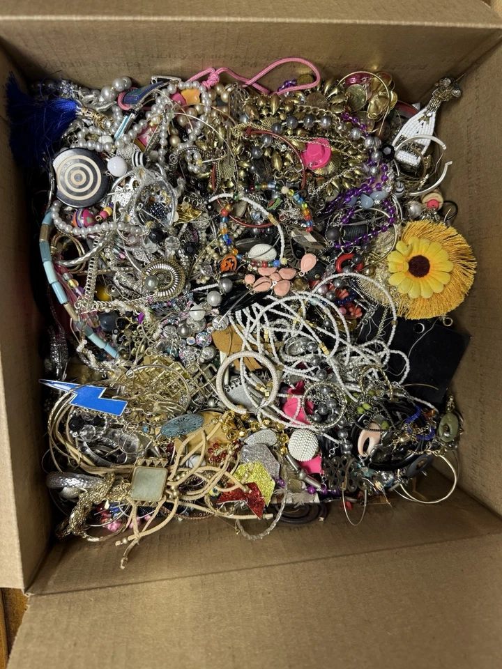 Lote de joyas 26 libras más artesanía chatarra upcycle piezas reparación materiales mixtos Foto 4 de 4