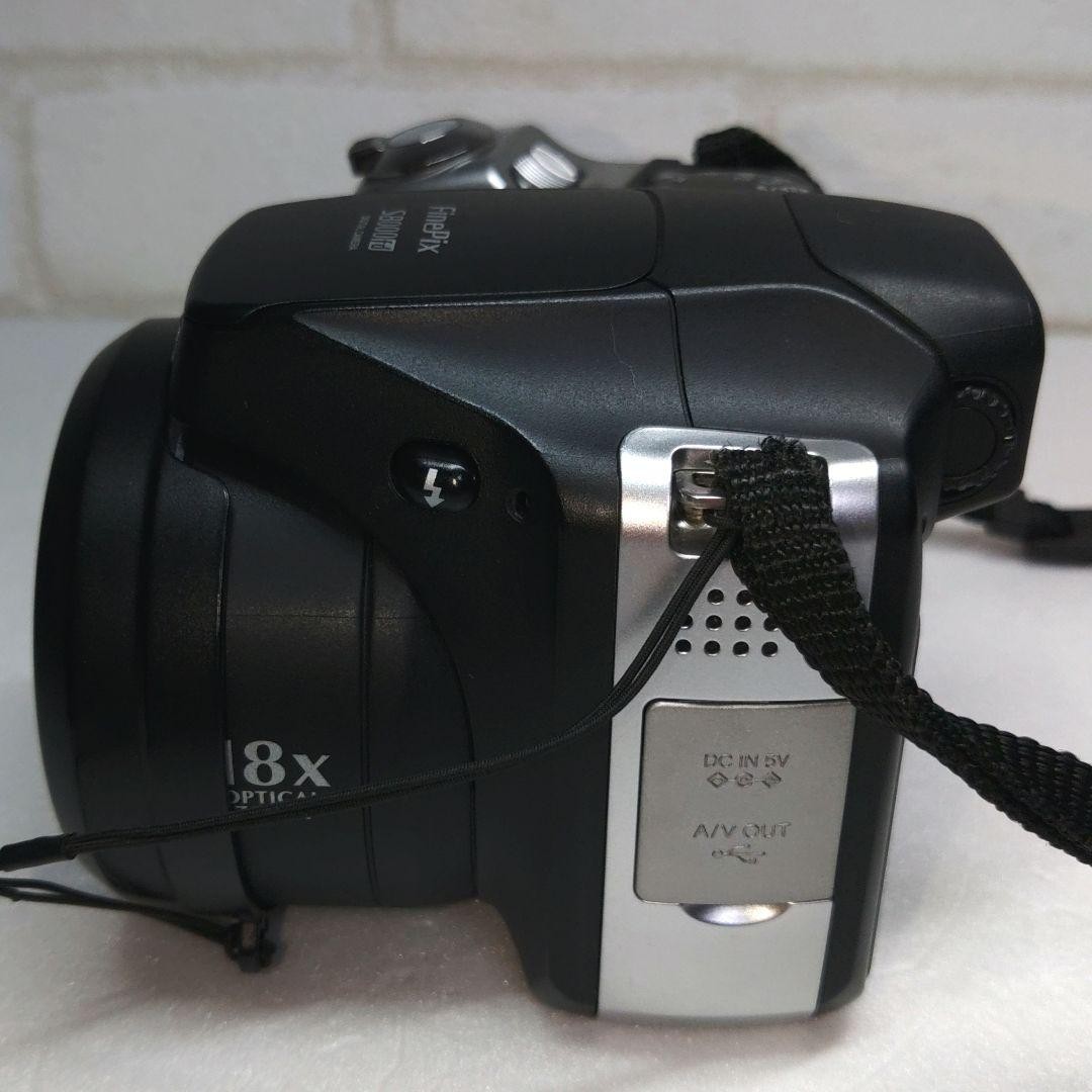 FUJIFILM FinePix S8000fd 18x zoom digital camera AA battery