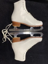 Riedell 220 Women's Ice Figure Skates White Sz 7.5 Sheffield MK Blades