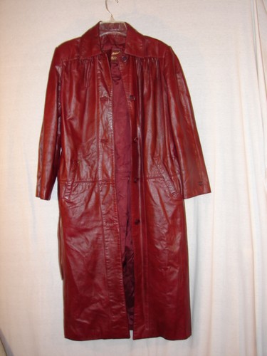 Gabardina larga espía vintage de cuero borgoña Etienne Aigner para mujer - Imagen 3 de 5