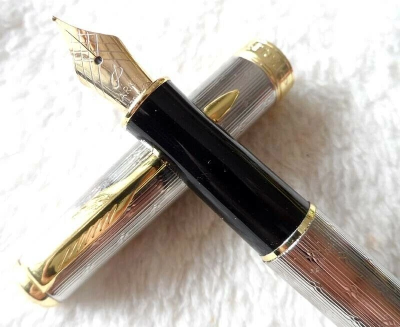 Pluma Estilográfica Buen Gris Estrella/Dorado Clip Parker Sonnet Serie Fino (F) Plumín Sin Caja Foto 3 de 4