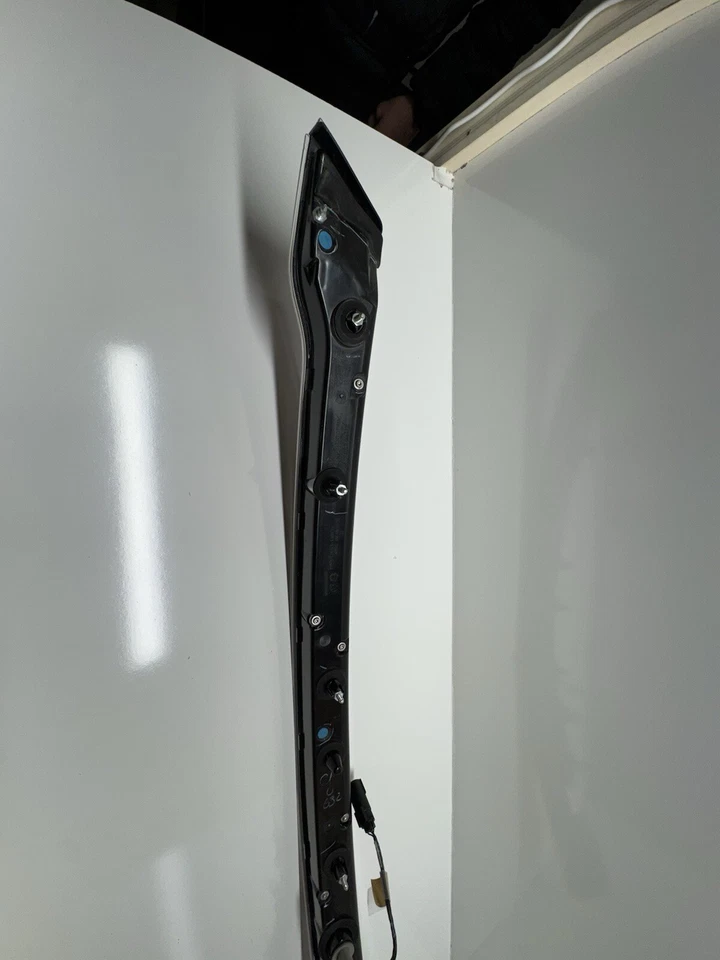 Lincoln MKZ 2013 luz trasera central del maletero trasero Foto 3 de 4