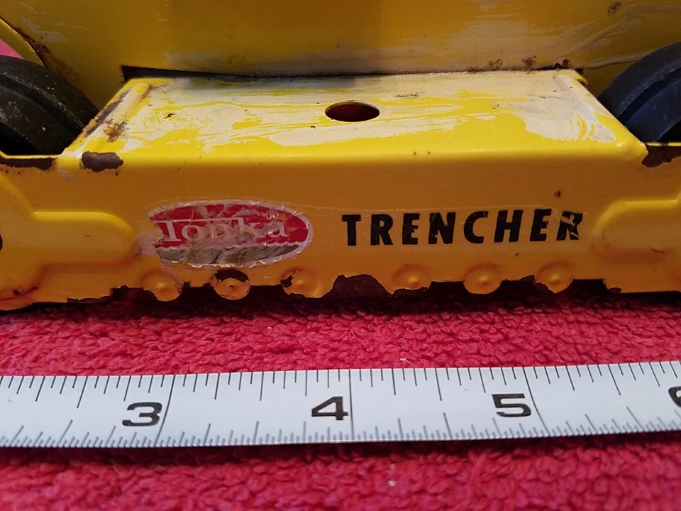 1970’s TONKA Metal Trencher Bulldozer Backhoe T6 Pressed Steel USA For Parts  - Image 3 of 4