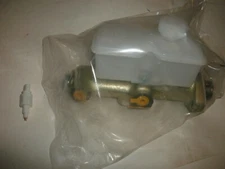 NEW MGB BRAKE MASTER CYLINDER W FAILURE SWITCH 75 76 77 78 79 80 , EXC QUALITY