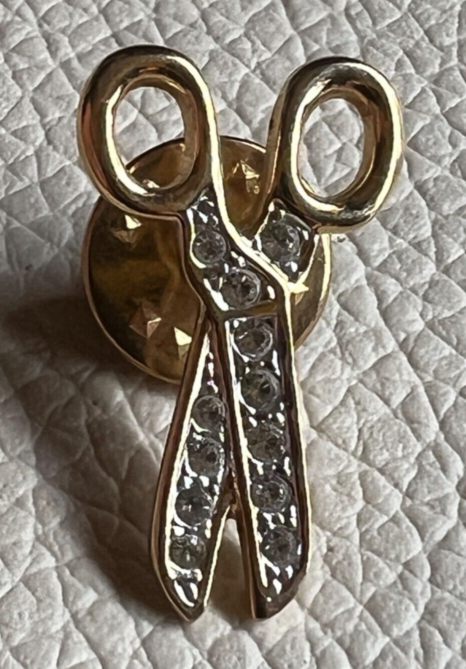 Gold-Tone Scissors and Stone Lapel Pin Brooch Badge Set-image