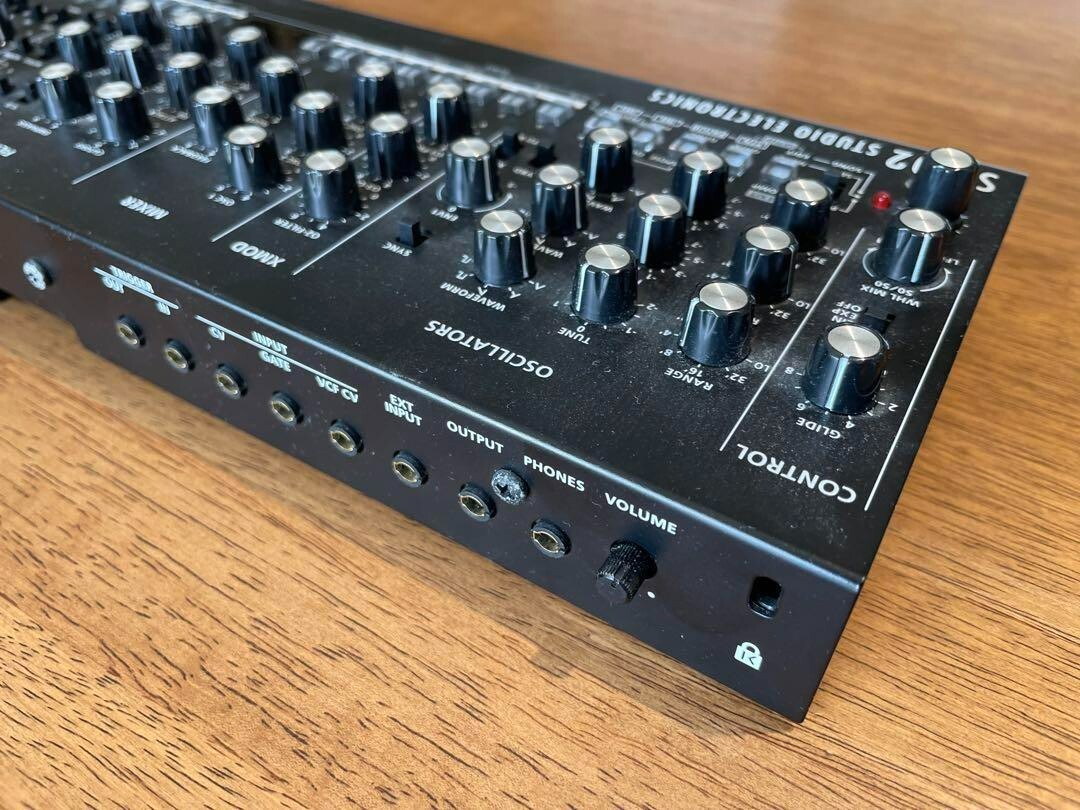 SE-02 Roland Boutique Designer Series Analog Synthesizer w SE-02 Roland Boutique Designer Series Analog Synthesizer w