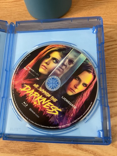 We summon The Darkness Blu ray-Rare Slipcover-Lionsgate - Foto 3 di 3