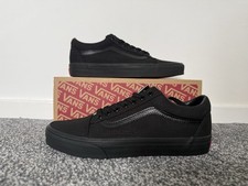 BRAND NEW Vans Old Skool - Triple Black - UK Size 7 (EU 40.5)