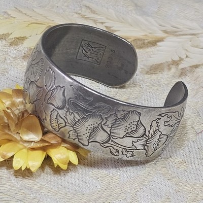 Kunst Zinn Armband signiert Blumen graviert Jugendstil Durchmesser 62 mm x 22