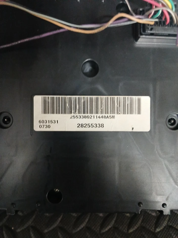 Chevrolet Tahoe/Suburban/Silverado Z71 Cluster 2009-2013 (kilometraje 93.133) Foto 4 de 4