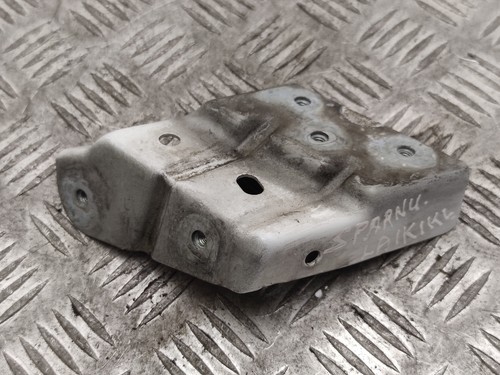 VW Touareg 7P5 Vorderer Rechter Kotflügelhalter 7P6821152A