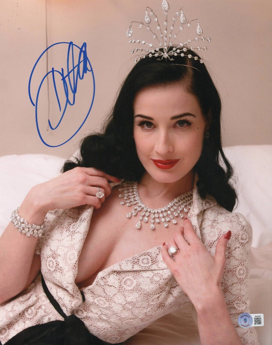 Hot Sexy Dita Von Teese Signed 11x14 Photo Authentic Autograph