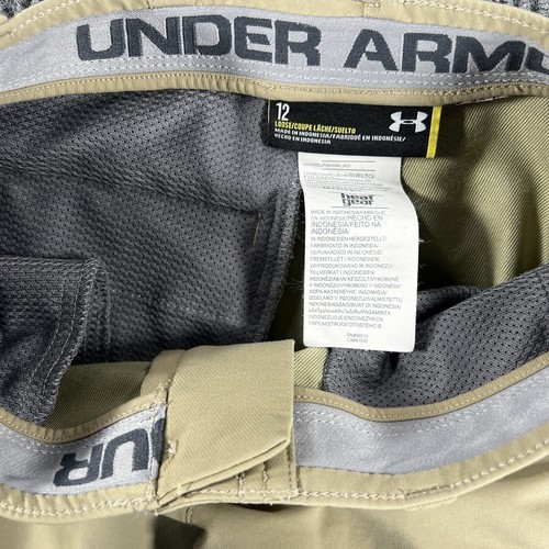 Under Armour Shorts Youth Boys 12 Khaki Beige Golf Heat Gear Loose Fit - Picture 7 of 16