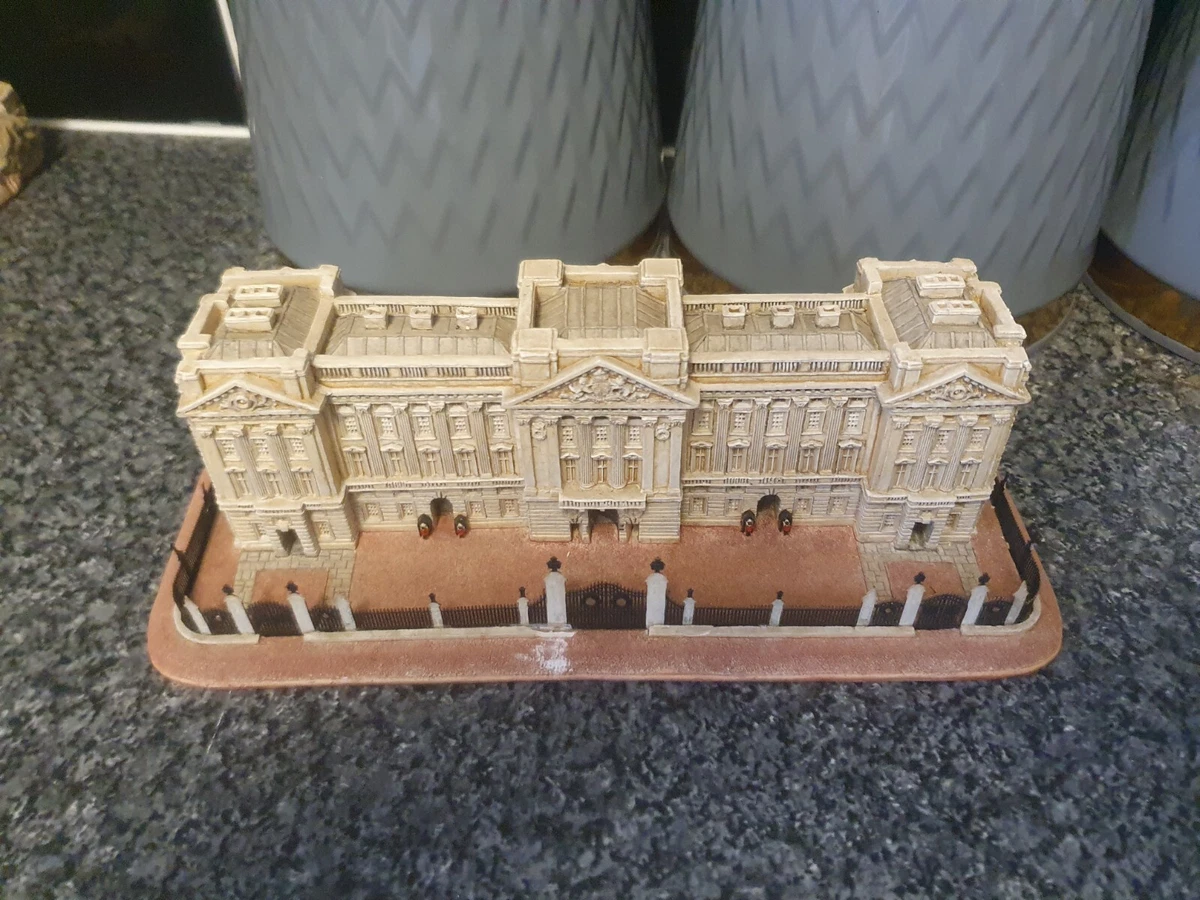 Lilliput Lane Buckingham Palace for sale | eBay UK