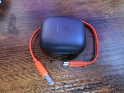 JBL Live Free 2 TWS True wireless Noise Cancelling earbuds blue