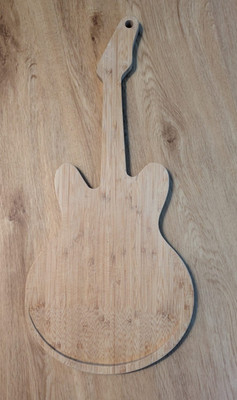 Gitarren-Schneidebrett aus Bambus    Rockin' Roller  von Kikkerland   Gebraucht