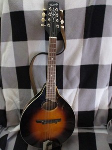 Kentucky KM-270 Deluxe Oval Hole A-Style Mandolin Vintage Sunburst