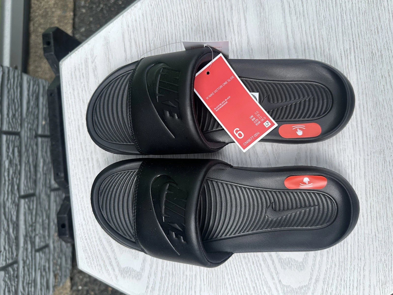 Sandali donna Nike Victori One Slide neri taglia 6 CN9677 004