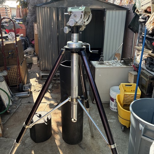 Quick-Set SAMSON Model 7301 Professional Heavy-Duty Tripod w/7251 Geared Head