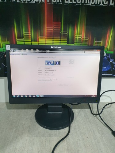 LCD Monitor 1366x768 vga input 