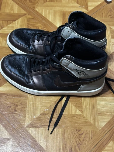 Air Jordan 1 Retro High Shadow Patina Sz 9.5 555088-033
