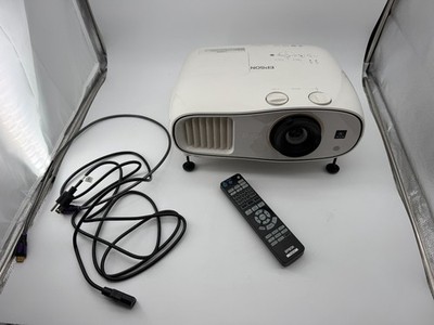 Epson Home Cinema 3700 1080p Projector excellent condition
