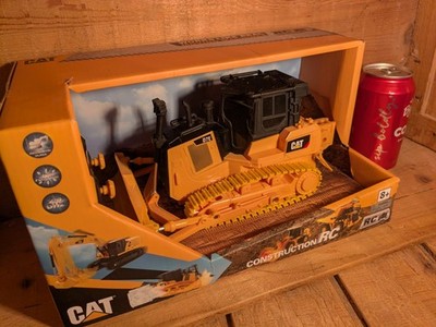 DM Diecast Masters 2023 RC CAT D7E 8+  caterpillar Power Edge Remote Control Act