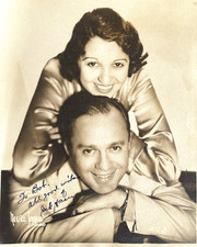JACK BENNY SIGNED PHOTO WITH MARY LIVINGSTONE JACK BENNY SIGNED PHOTO WITH MARY LIVINGSTONE
