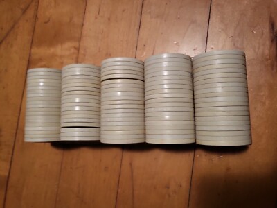 poker chips lot of 100 white chips.