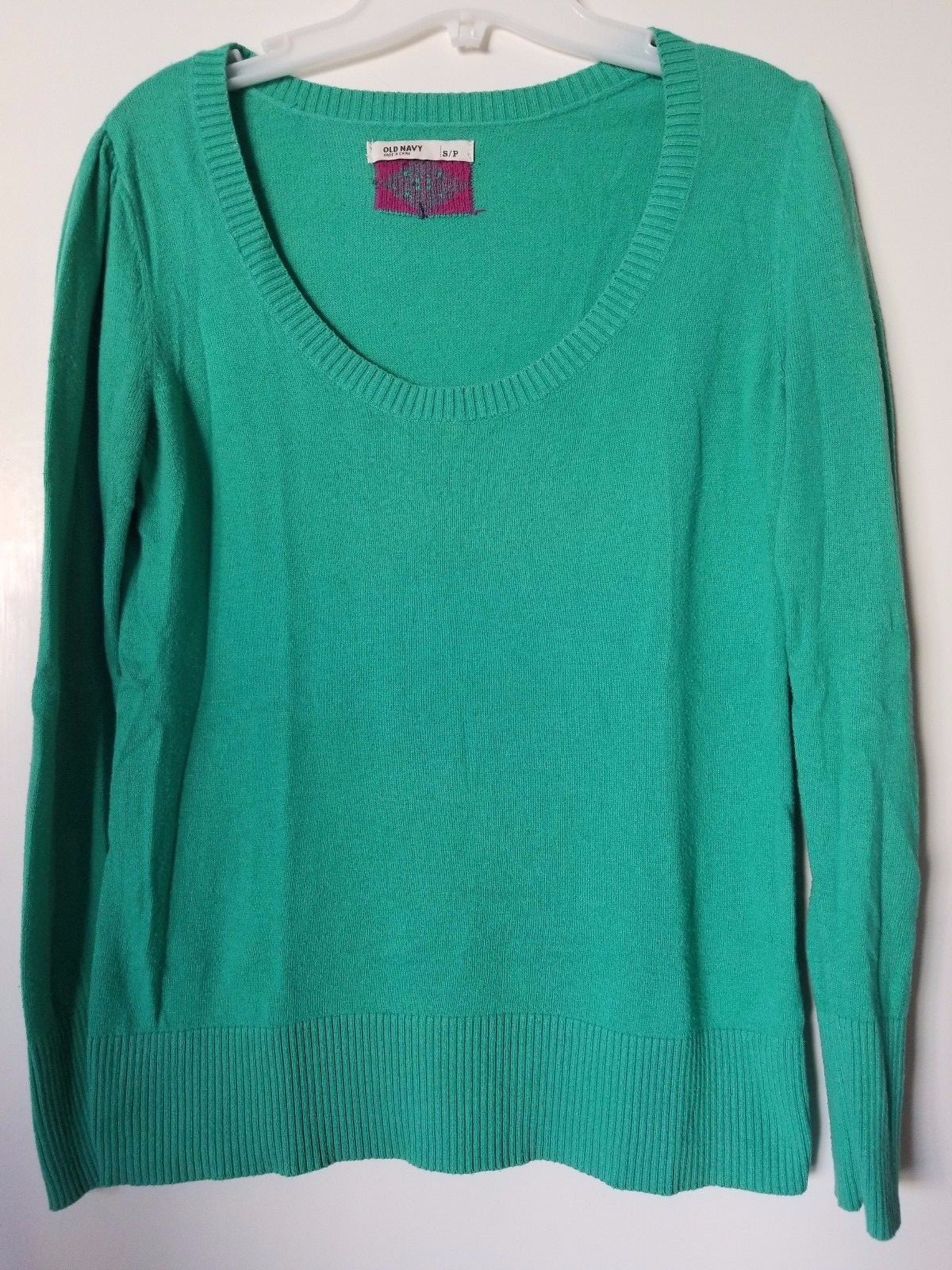 Old Navy Basic Solid Green Long Sleeve Classic Ne… - image 1