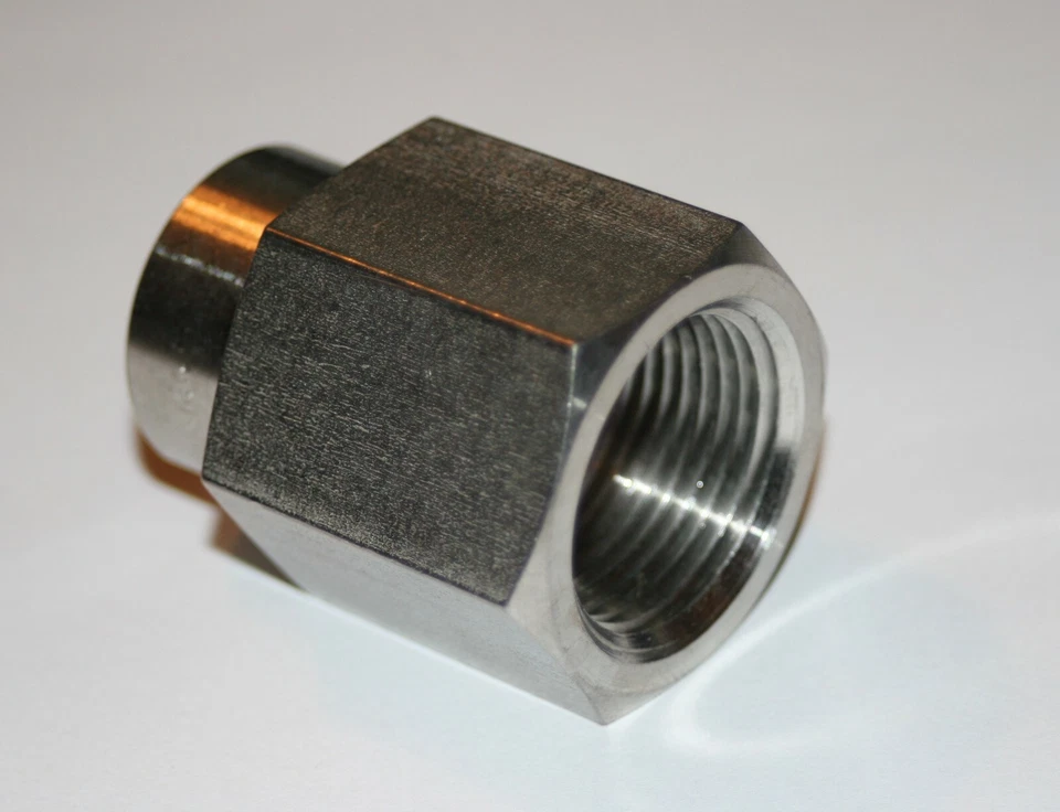 1" OD Weld x 3/4" FNPT 316ss Connector Fitting Swagelok  - Image 2 of 4