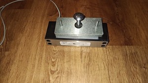 Securitron M62 Securitron 1200Lbs Magnalock Direct Mounted, Used.