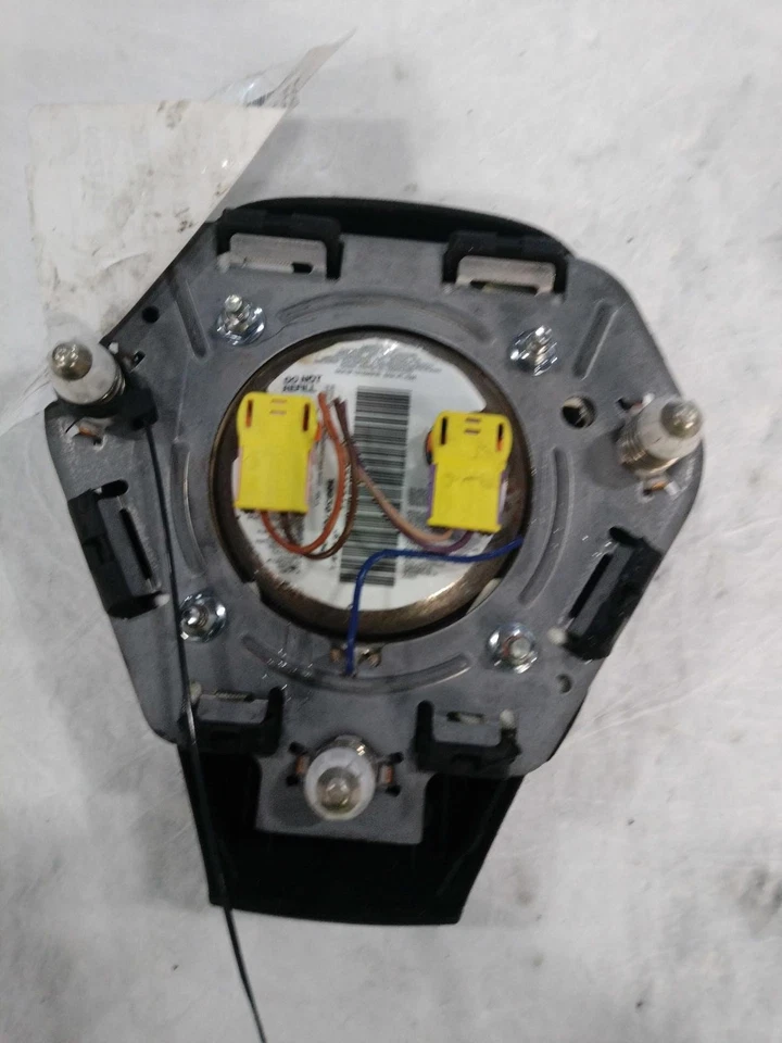 Used Steering Wheel Air Bag fits: 2018 Buick Enclave front driver wheel Grade A Foto 2 de 4