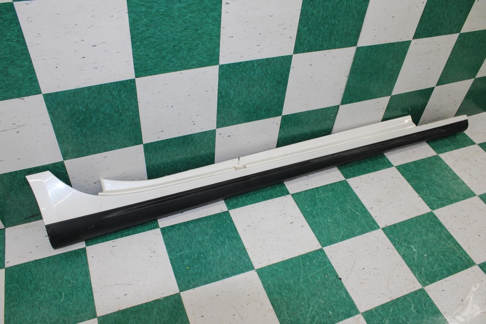 *GASH* 14-17 GHIBLI Bianco White Passenger RH Rocker Moulding Side Skirt Body OE