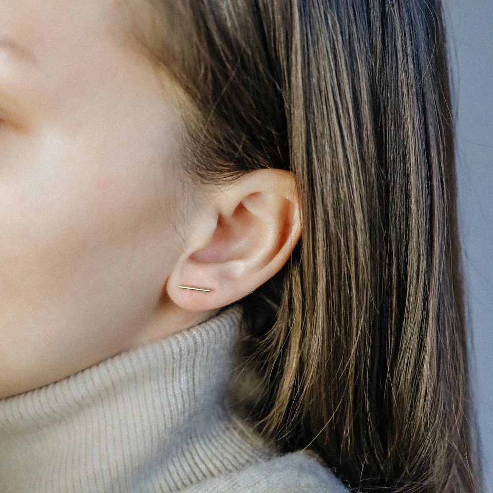 Bar Screw Back Earrings, Stick Piercing Earrings, Gold, Silver, BYSDMJEWELS - Immagine 4 di 4